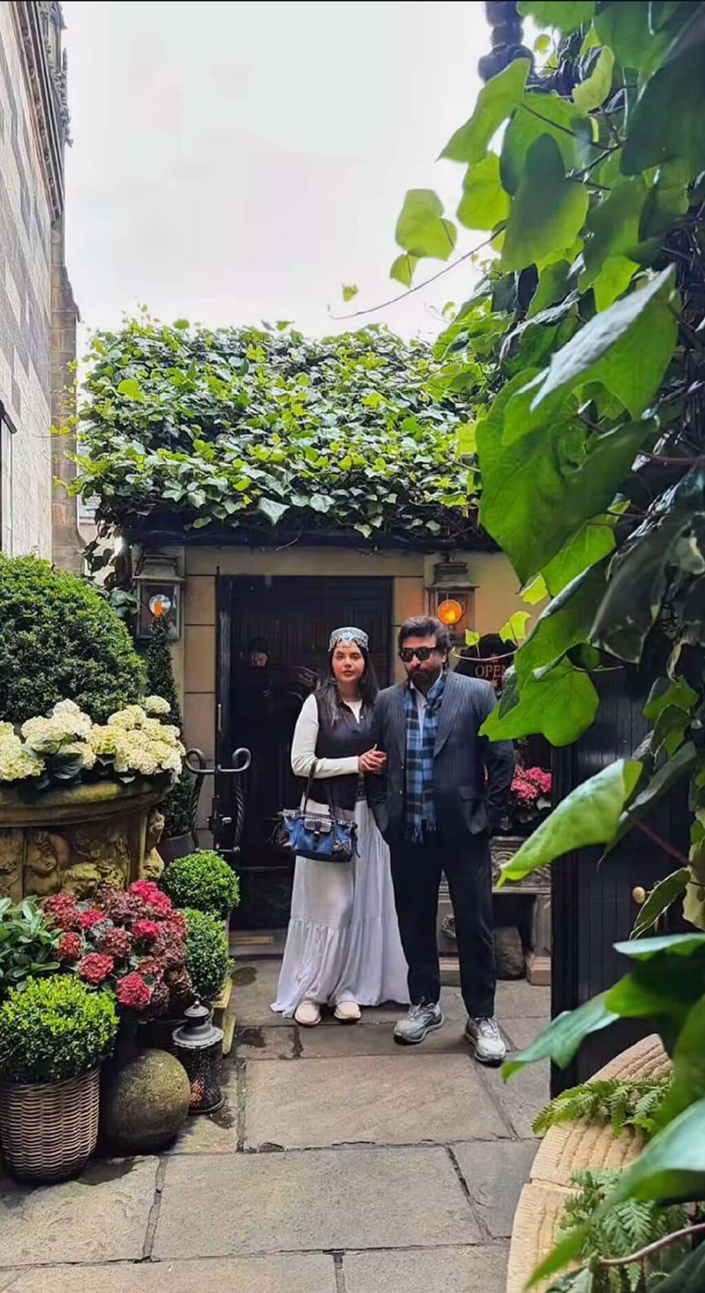 Nida Yasir & Family Pictures from Yasir Nawaz’s Birthday Celebration