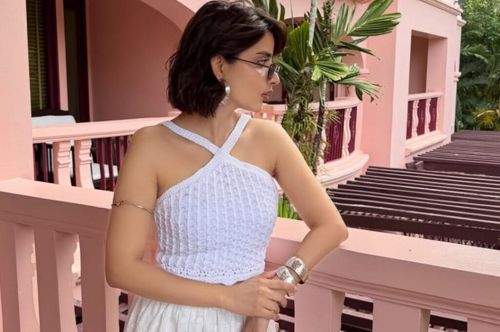 Saboor Aly's Bold Beach Looks Sparks Heavy Criticism Saboor Aly’s Bold Beach Looks Sparks Heavy Criticism