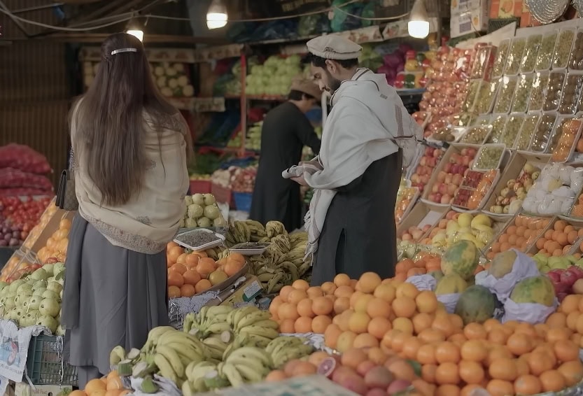 Saif Ali Khan on Playing A Sabzi Wala in Aap Ki Izzat