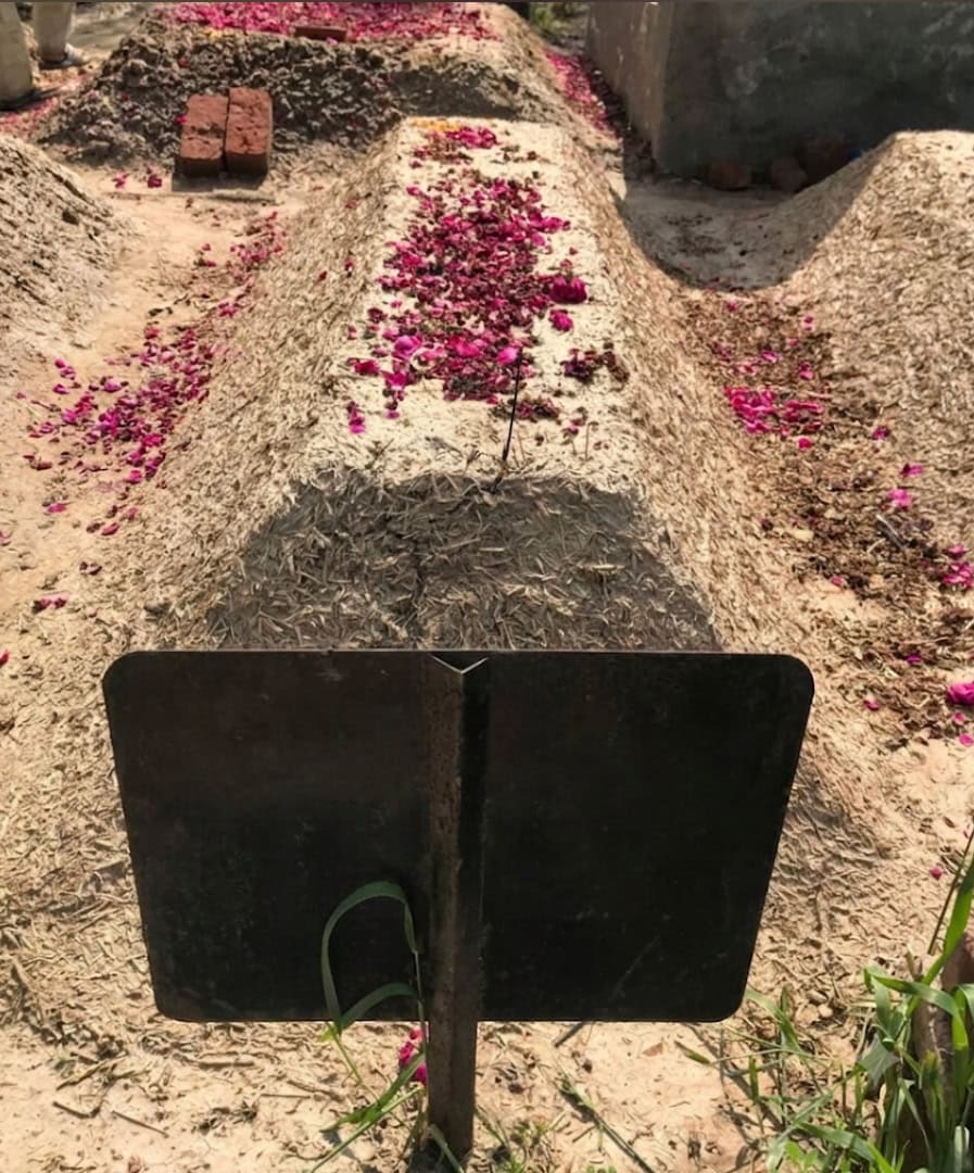 Attaullah Khan Esakhelvi’s Burial Plans Stir Debate
