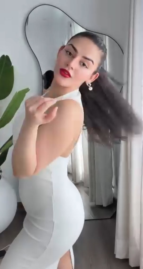 Shazeal Shoukat’s Desperate Attempt to Show Her Body Sparks Outrage