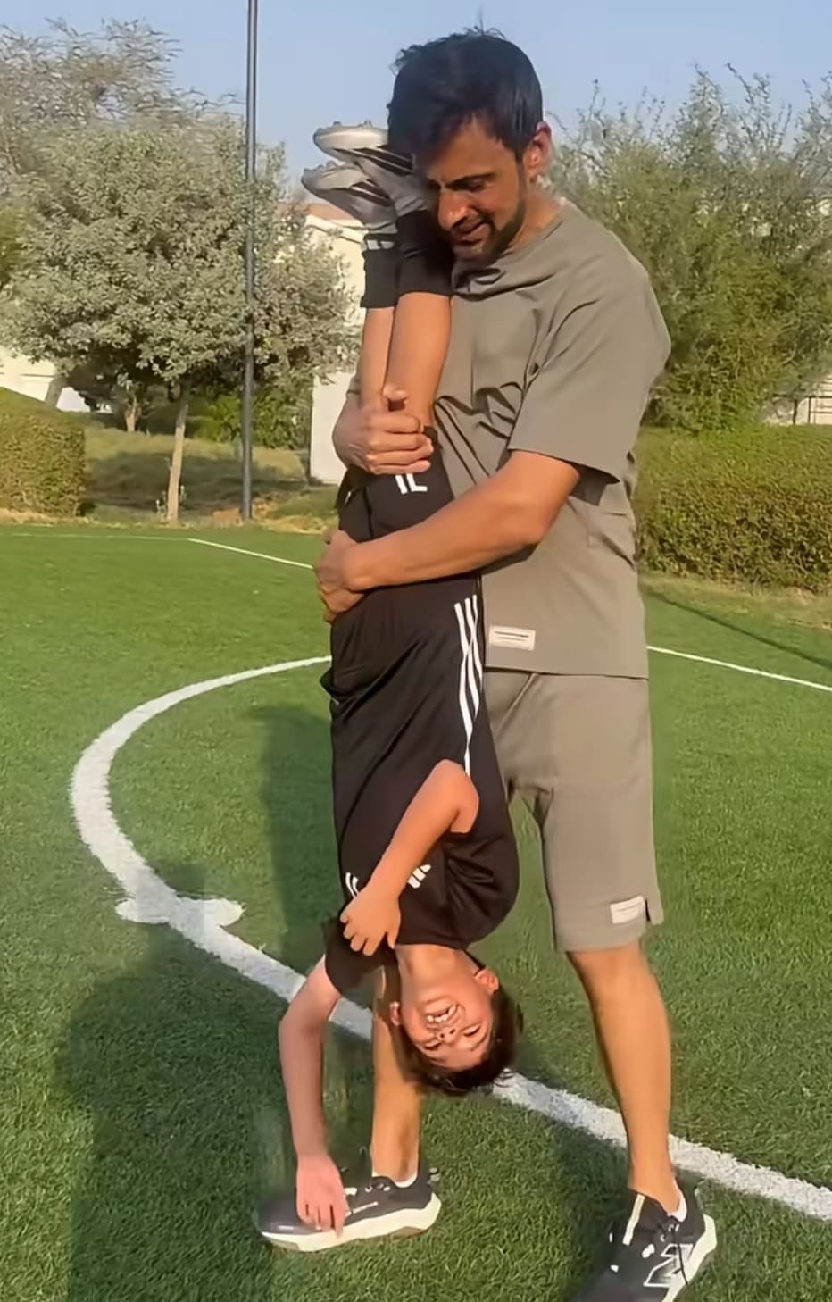 Shoaib Malik Latest Video with Son Gets Public Attention Shoaib Malik Latest Video with Son Gets Public Attention