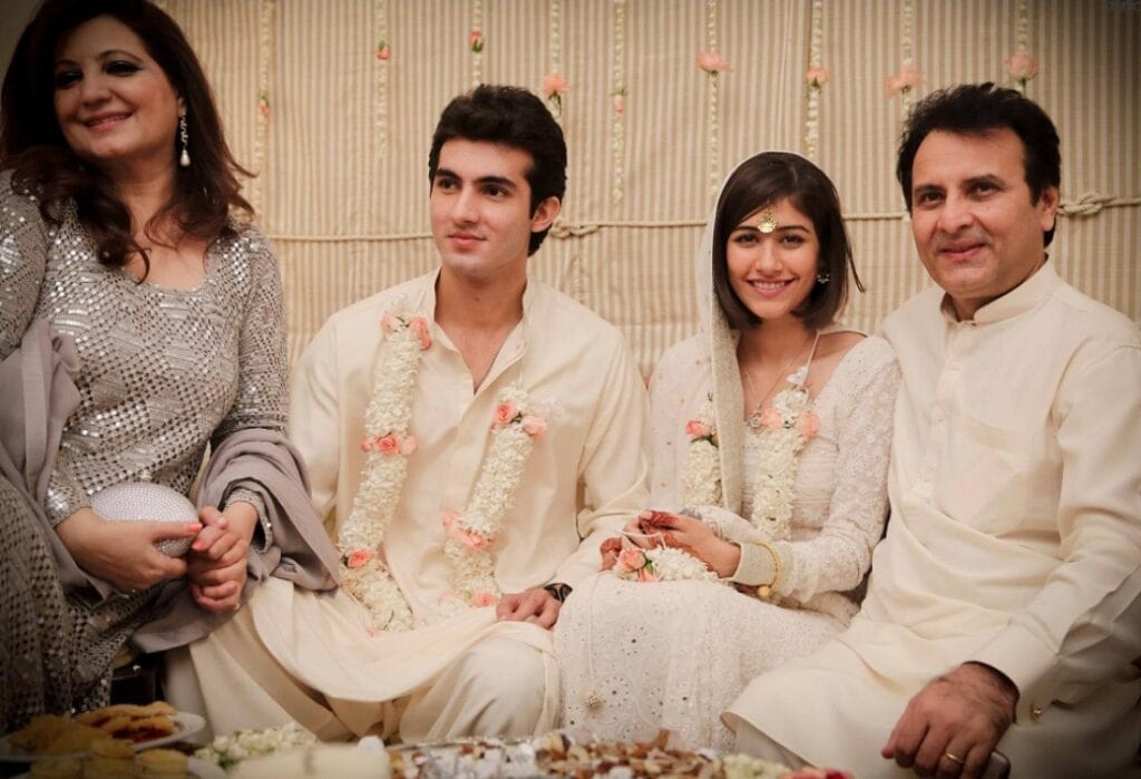 Bushra Ansari Reveals Inside Story of Syra Yousaf & Shahroz Sabzwari Divorce Bushra Ansari Reveals Inside Story of Syra Yousaf & Shahroz Sabzwari Divorce