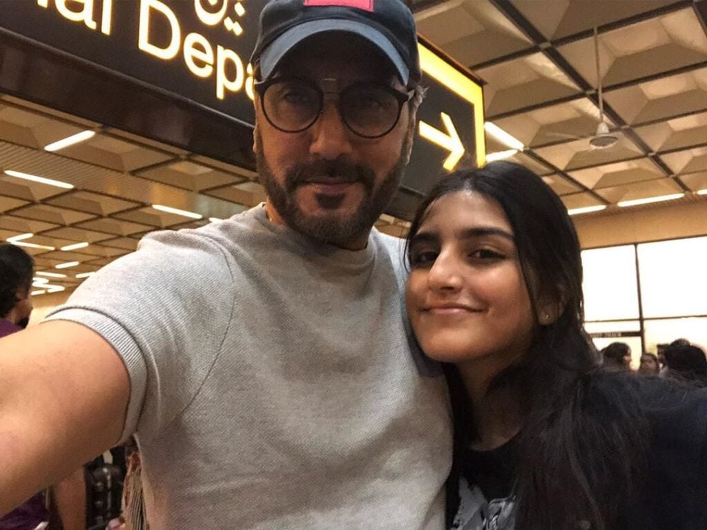 Adnan Siddiqui Pens Beautiful Note For Daughter On Graduation Adnan Siddiqui Pens Beautiful Note For Daughter On Graduation