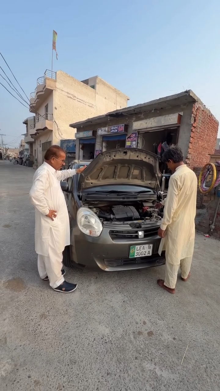 Aroob Jatoi's Emotional Gesture For Parents Wins Hearts Aroob Jatoi’s Emotional Gesture For Parents Wins Hearts