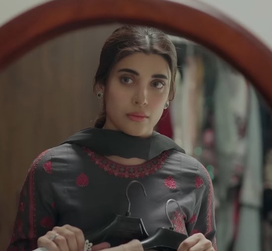 Aap Ki Izzat Episode 1 & 2 - Tabish Reminds Audience Of Men's Reality Aap Ki Izzat Episode 1 & 2 – Tabish Reminds Audience Of Men’s Reality