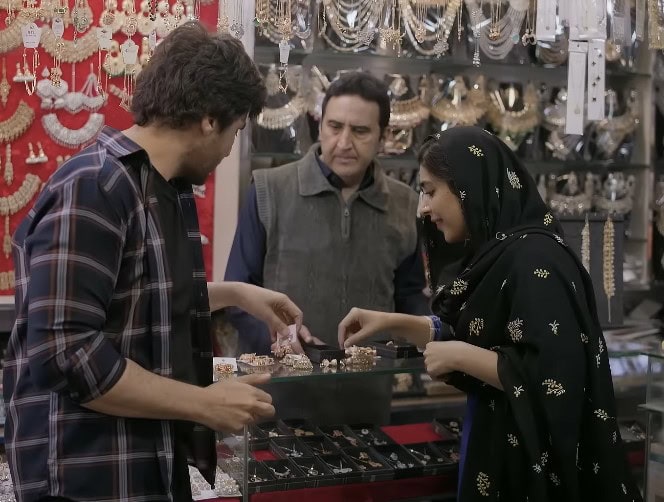 Aap Ki Izzat Episode 1 & 2 - Tabish Reminds Audience Of Men's Reality Aap Ki Izzat Episode 1 & 2 – Tabish Reminds Audience Of Men’s Reality