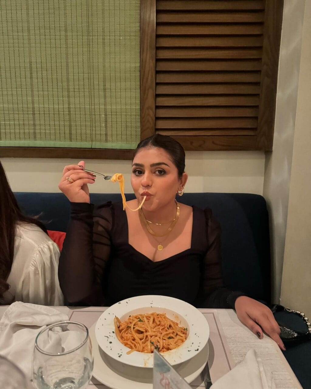 Anumta Qureshi’s Drastic Weight Gain Surprises Fans, Actress Embraces Her Mommy Glow