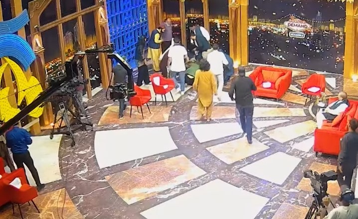 Allah Rakha Pepsi Heart Attack During Show Aired - Internet Reacts Allah Rakha Pepsi Heart Attack During Show Aired – Internet Reacts