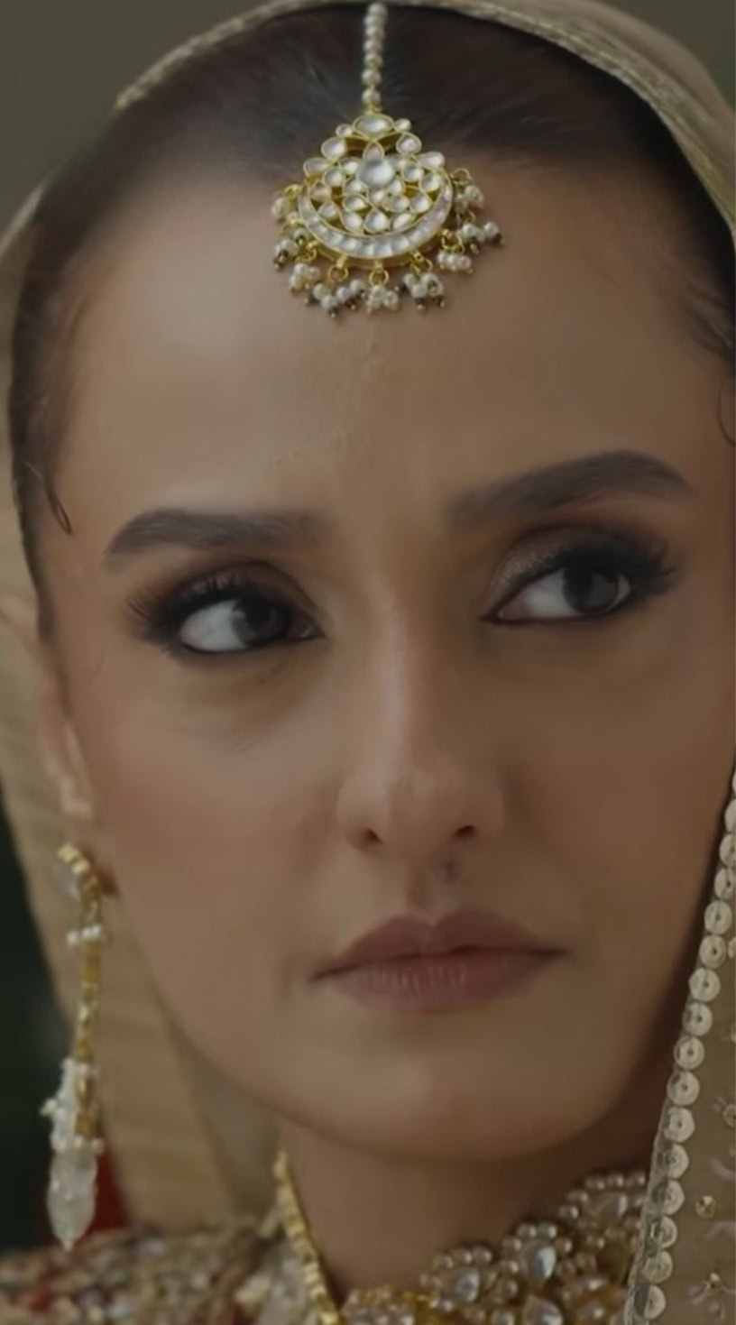 Viewers Call Momal Sheikh Mother of Humayoun Ashraf in Recent Drama Viewers Call Momal Sheikh Mother of Humayoun Ashraf in Recent Drama