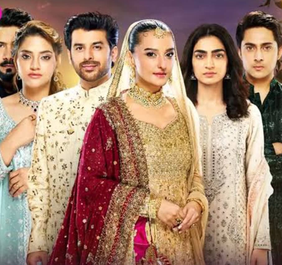 Viewers Call Momal Sheikh Mother of Humayoun Ashraf in Recent Drama Viewers Call Momal Sheikh Mother of Humayoun Ashraf in Recent Drama