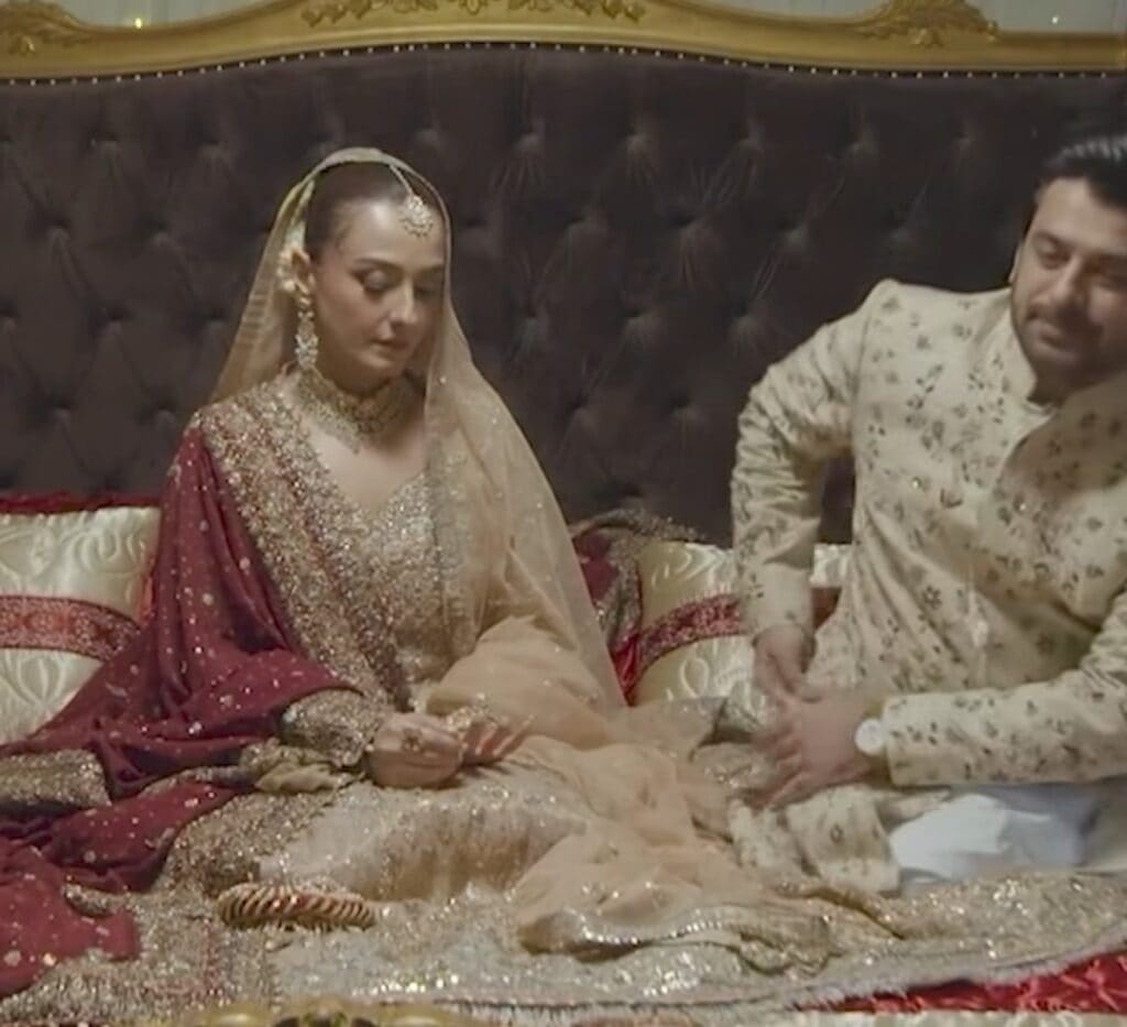 Viewers Call Momal Sheikh Mother of Humayoun Ashraf in Recent Drama Viewers Call Momal Sheikh Mother of Humayoun Ashraf in Recent Drama