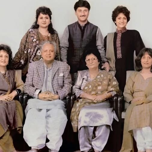 Bushra Ansari Criticized For Revealing Personal Details About Father