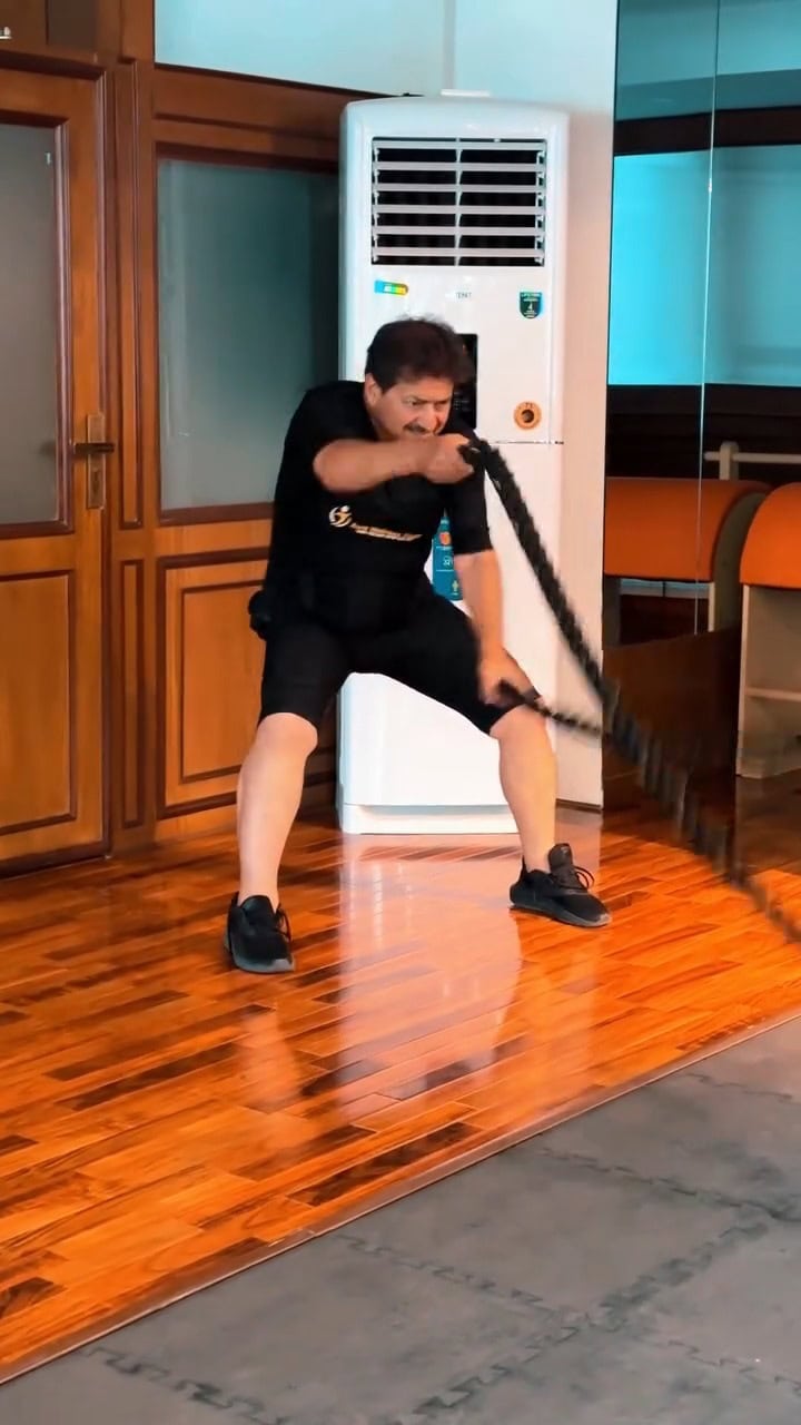 Hamid Mir's Extreme Fitness Routine Gets Interesting Reactions Hamid Mir’s Extreme Fitness Routine Gets Interesting Reactions