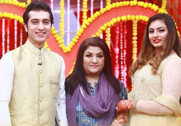 Hina Dilpazeer's Beautiful Advice To Single Parents Hina Dilpazeer’s Beautiful Advice To Single Parents