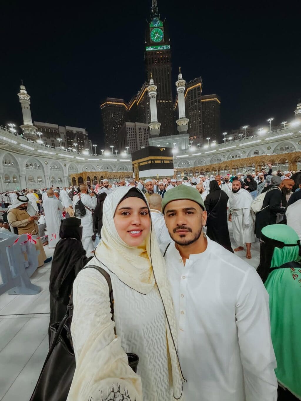 Kanwal Aftab Responds To Criticism Over Her Life After Hajj Kanwal Aftab Responds To Criticism Over Her Life After Hajj