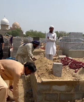 Senior Actor Khalid Nizami's Funeral Rites In Karachi Auto Draft