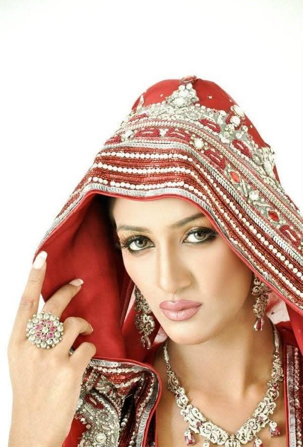 Mathira Reveals Her Age & Cosmetic Procedures She Has Undergone Mathira Reveals Her Age & Cosmetic Procedures She Has Undergone
