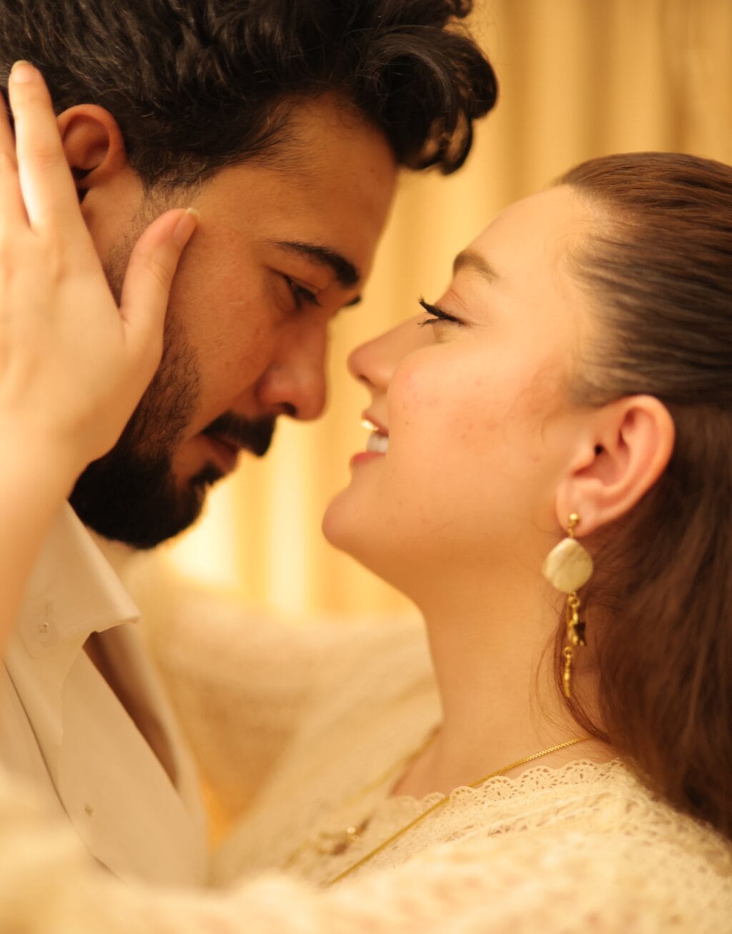 Momina Iqbal Romantically Celebrates Husband Hamza Malik Momina Iqbal Romantically Celebrates Husband Hamza Malik