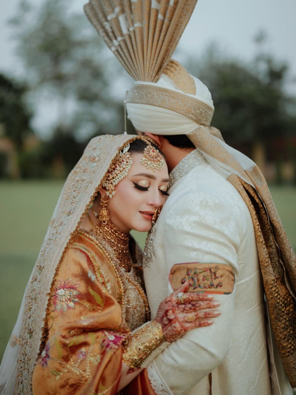 Rimsha Iqbal's Words Of Love For Sister Momina Iqbal Rimsha Iqbal’s Words Of Love For Sister Momina Iqbal
