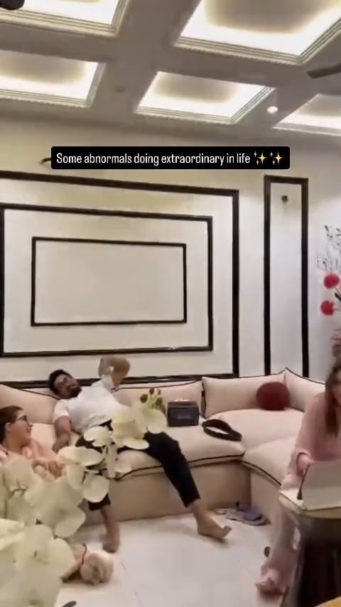 Momina Iqbal Latest Video With Husband & Wife Under Criticism Momina Iqbal Latest Video With Husband & Wife Under Criticism