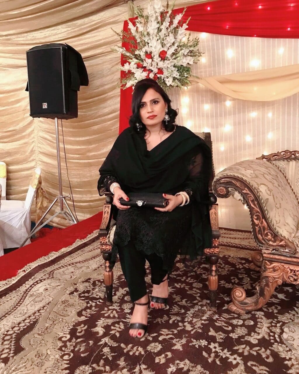 Saima Akram Chaudhary Takes Nadia Khan To Cleaners Saima Akram Chaudhary Takes Nadia Khan To Cleaners