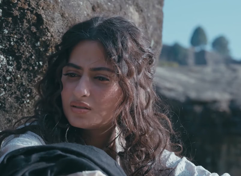 Nadia Khan Mocks Sajal Aly's Dialogue Delivery in Zanjeerain Nadia Khan Mocks Sajal Aly’s Dialogue Delivery in Zanjeerain