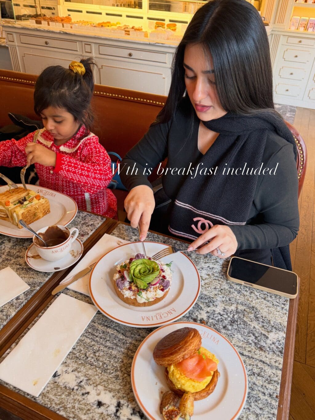 Sarah Khan Shares Family Pictures Depicting Her High Standards Sarah Khan Shares Family Pictures Depicting Her High Standards
