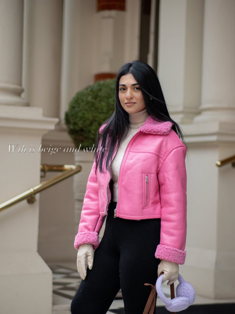 Sarah Khan Shares Family Pictures Depicting Her High Standards Sarah Khan Shares Family Pictures Depicting Her High Standards
