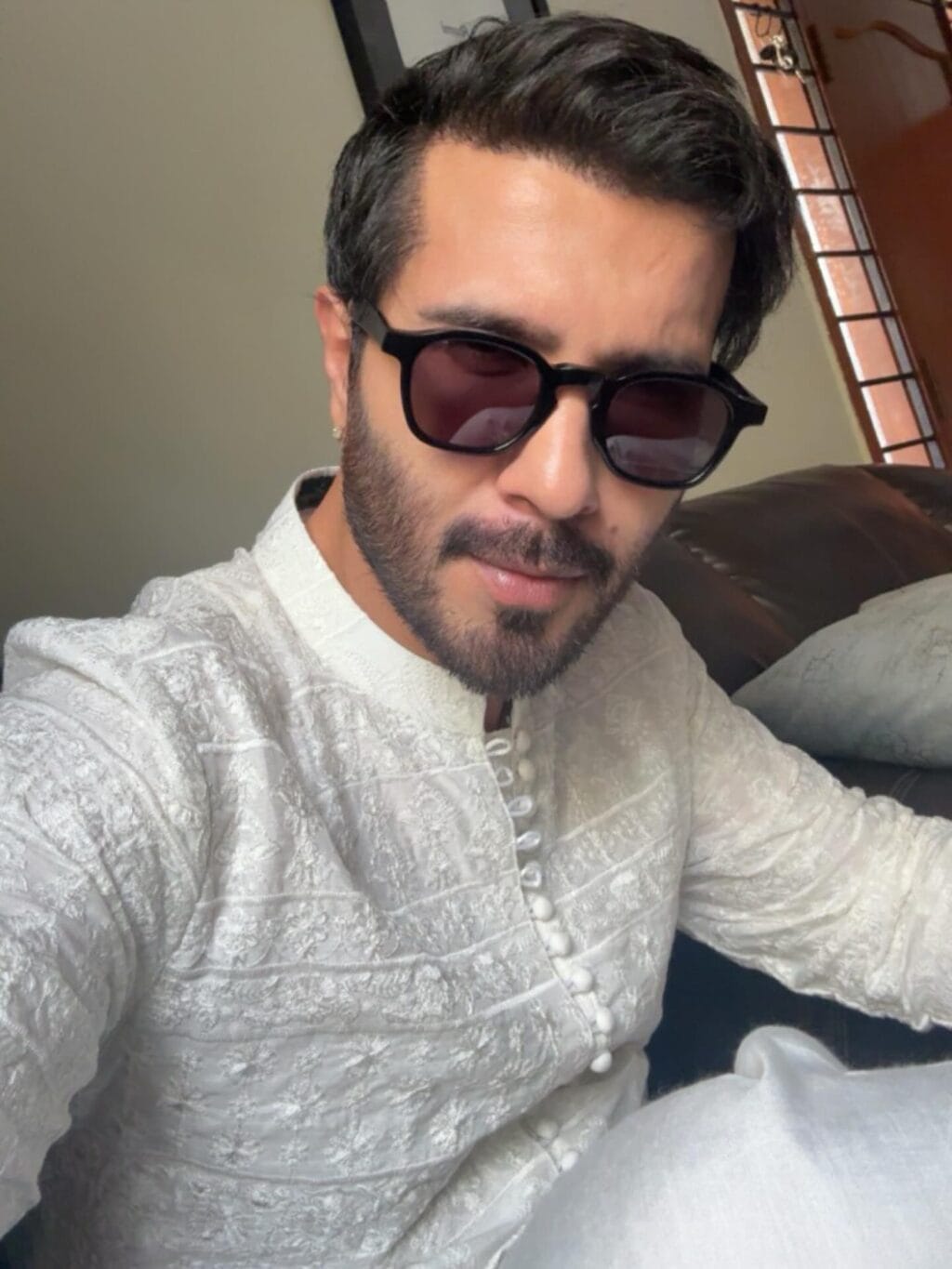 Sarah Khan & Feroze Khan Big Drama - Details Sarah Khan & Feroze Khan Big Drama – Details