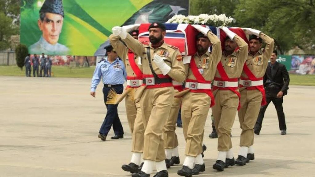 Father's Celebration On Sepoy Tehseen Shaheed's Grave Goes Viral Father’s Celebration On Sepoy Tehseen Shaheed’s Grave Goes Viral