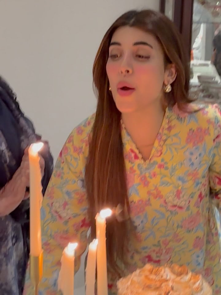 Urwa Hocane Celebrates Her Birthday With Farhan & Family Urwa Hocane Celebrates Her Birthday With Farhan & Family