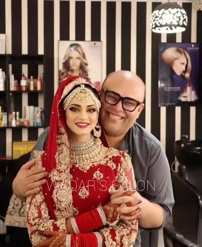 Waqar Hussain's Beautiful Gesture For Female Workers Win Hearts Waqar Hussain’s Beautiful Gesture For Female Workers Win Hearts