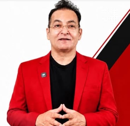 Dr Younis Butt Roasts Danyal Zafar's Acting In Zanjeerain