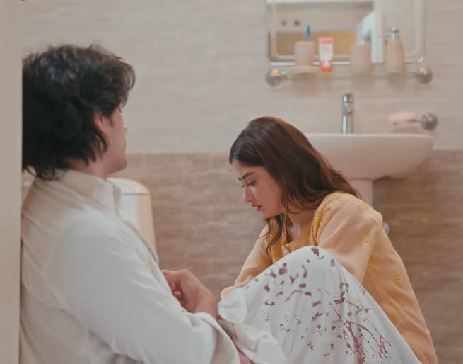 Zanjeerain Episode 25 - Sarbuland & Rabiya Bullet Scene Gets Mixed Reactions