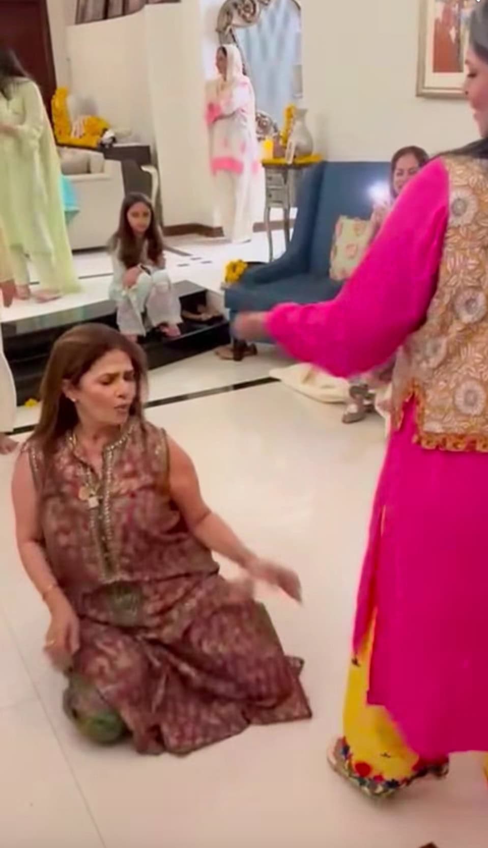 Amber Khan's Latest Dance Video Under Scrutiny Amber Khan’s Latest Dance Video Under Scrutiny