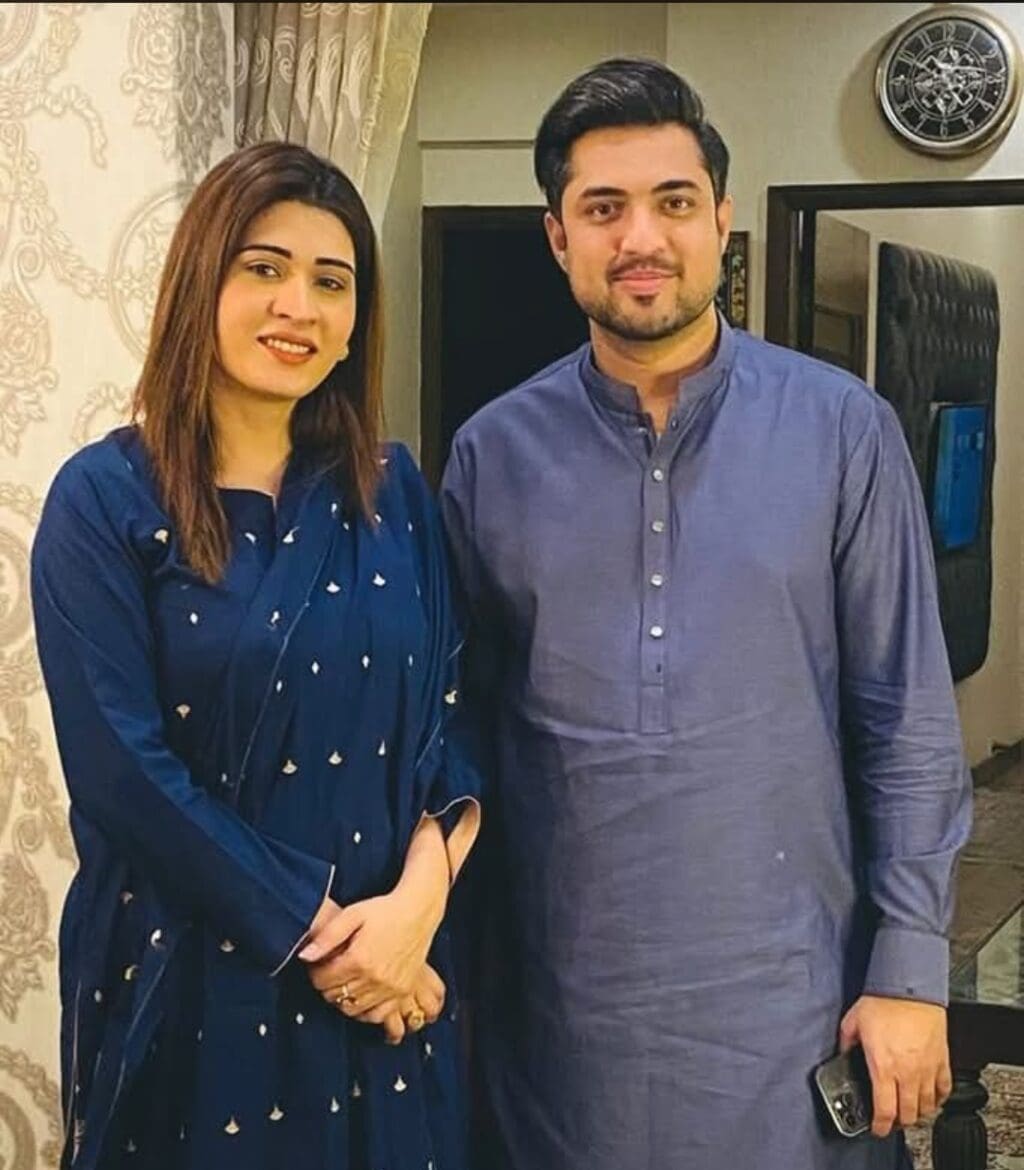 Aroosa Khan Criticized for Bold Dressing & Body Close Ups in Reels Aroosa Khan Criticized for Bold Dressing & Body Close Ups in Reels