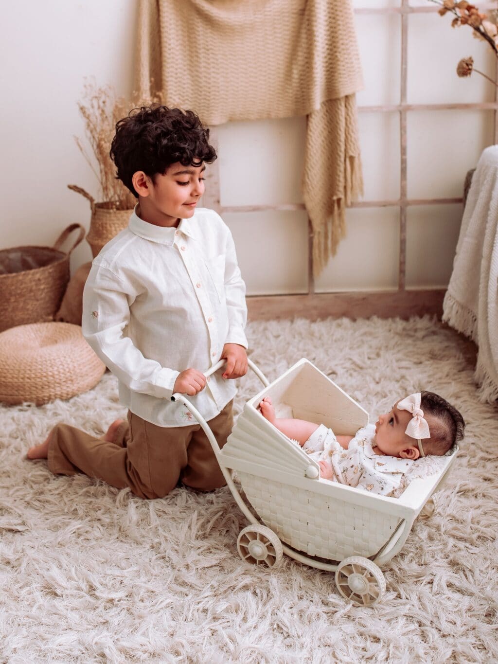 Iqra Aziz Reveals Daughter’s Face in a Cute Photoshoot