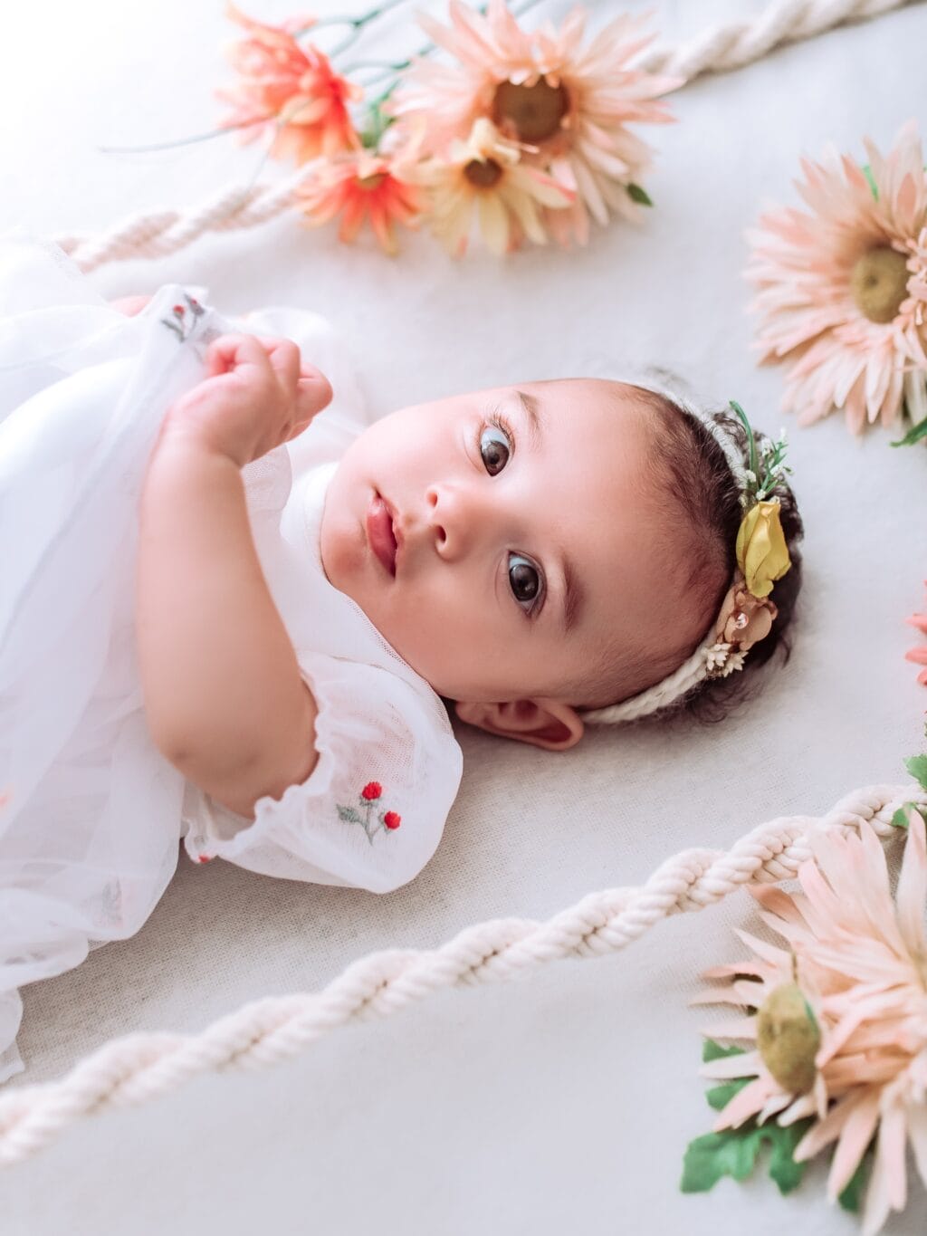 Iqra Aziz Reveals Daughter’s Face in a Cute Photoshoot