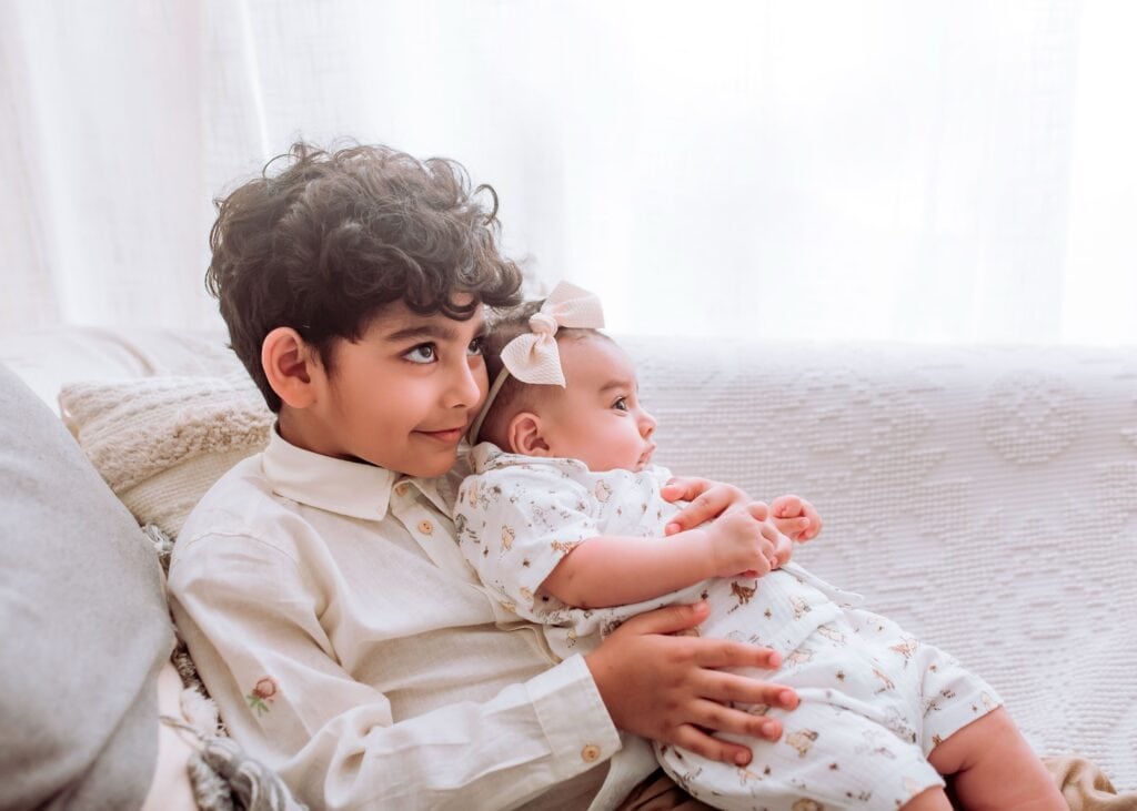 Iqra Aziz Reveals Daughter’s Face in a Cute Photoshoot