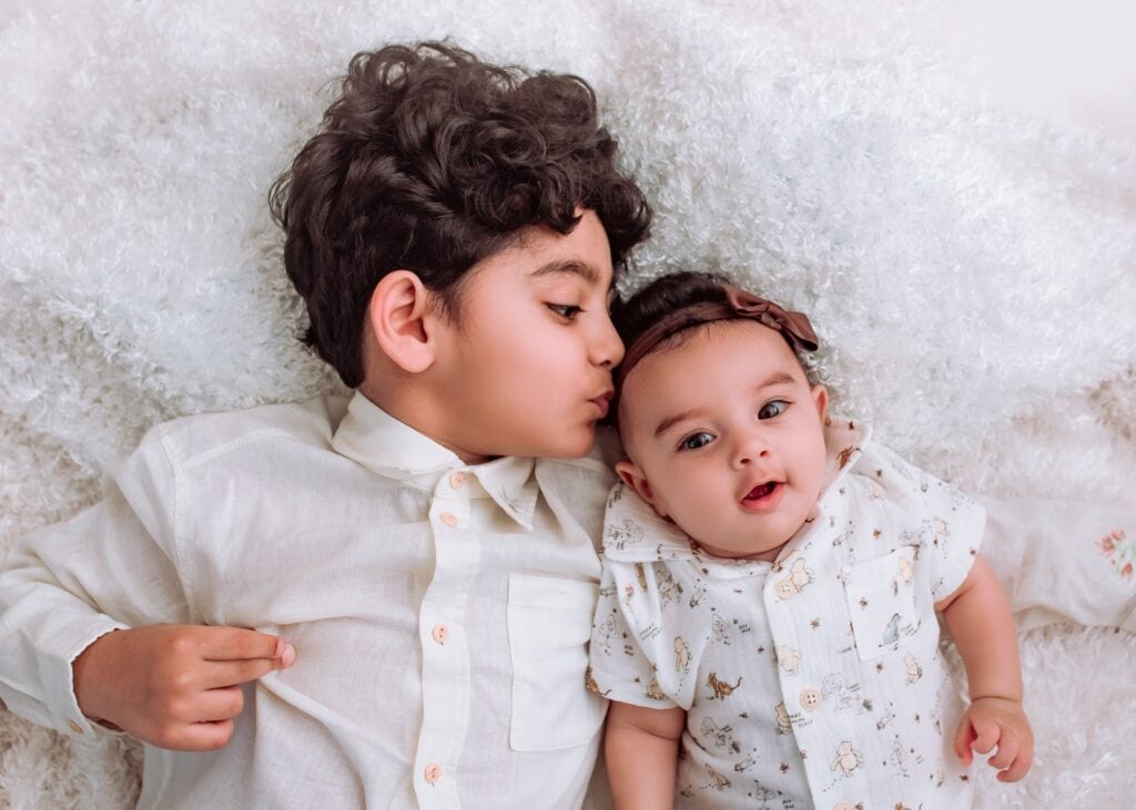 Iqra Aziz Reveals Daughter’s Face in a Cute Photoshoot