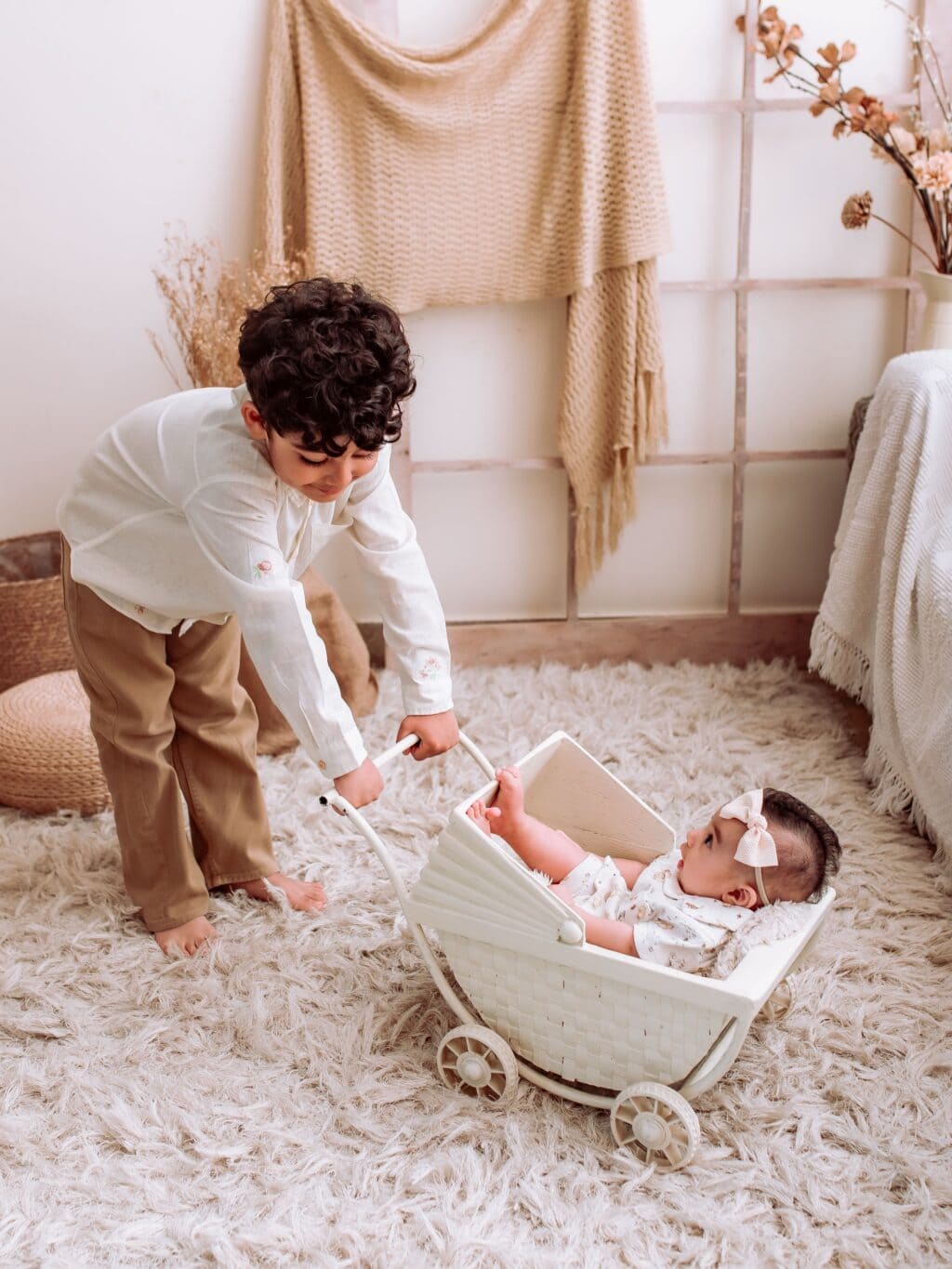 Iqra Aziz Reveals Daughter’s Face in a Cute Photoshoot