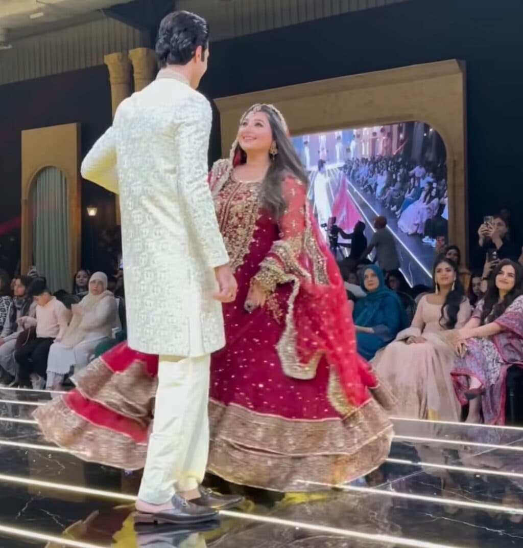 Javeria Saud's Ramp Walk With Aimal Khan At Kashee's Show Trolled Javeria Saud’s Ramp Walk With Aimal Khan At Kashee’s Show Trolled