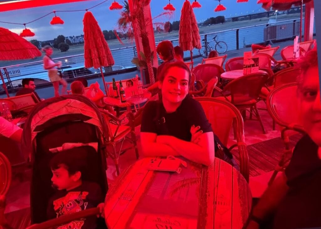 Minal Khan in Europe With Family Minal Khan in Europe With Family
