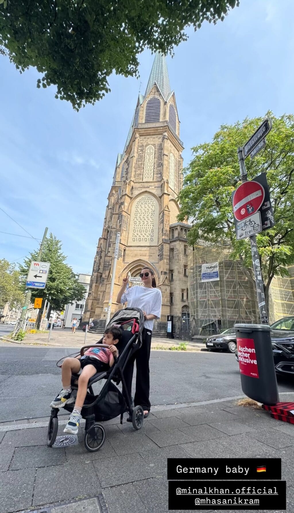 Minal Khan in Europe With Family Minal Khan in Europe With Family