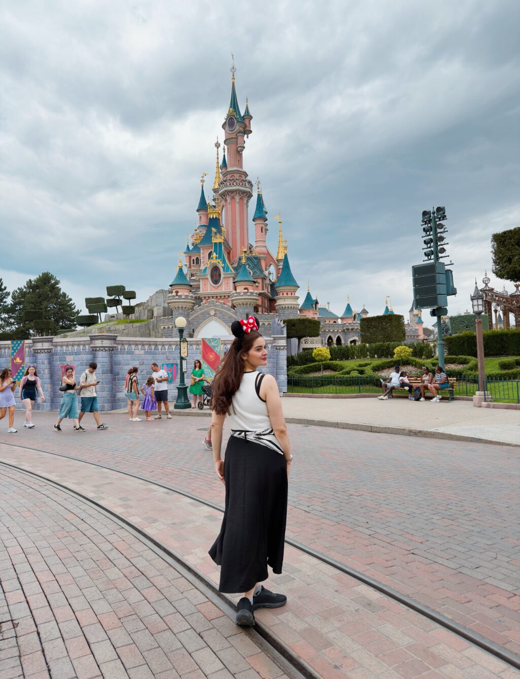 Minal Khan & Family Create Sweet Memories at Disneyland Paris