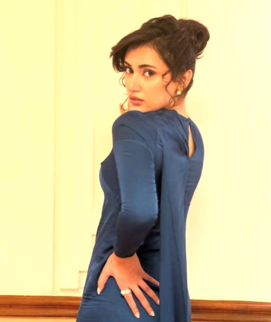 Sahar Hashmi’s Ill Fitted Dress At An Event Gets Attention