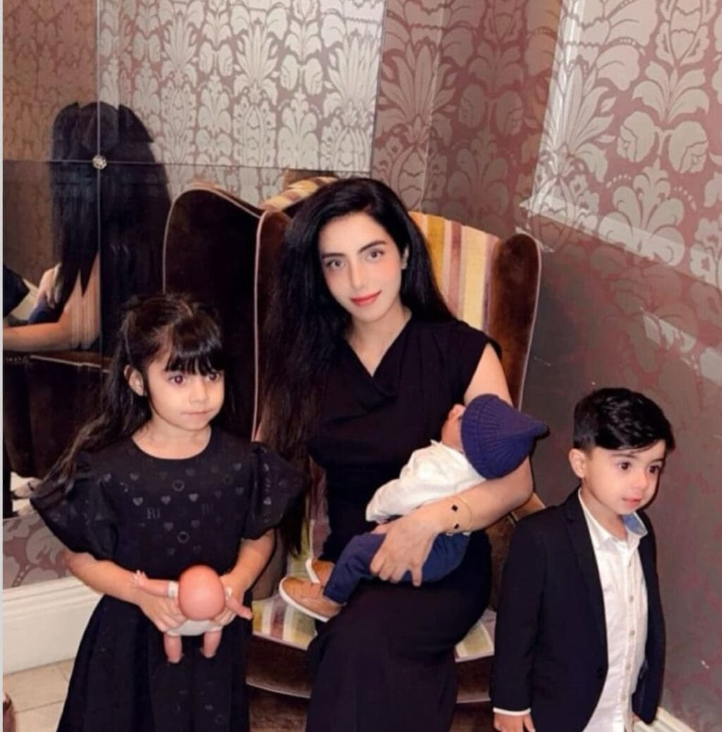 Sannia Ashfaq Reveals Everything About Imad Wasim & Her Divorce Sannia Ashfaq Reveals Everything About Imad Wasim & Her Divorce
