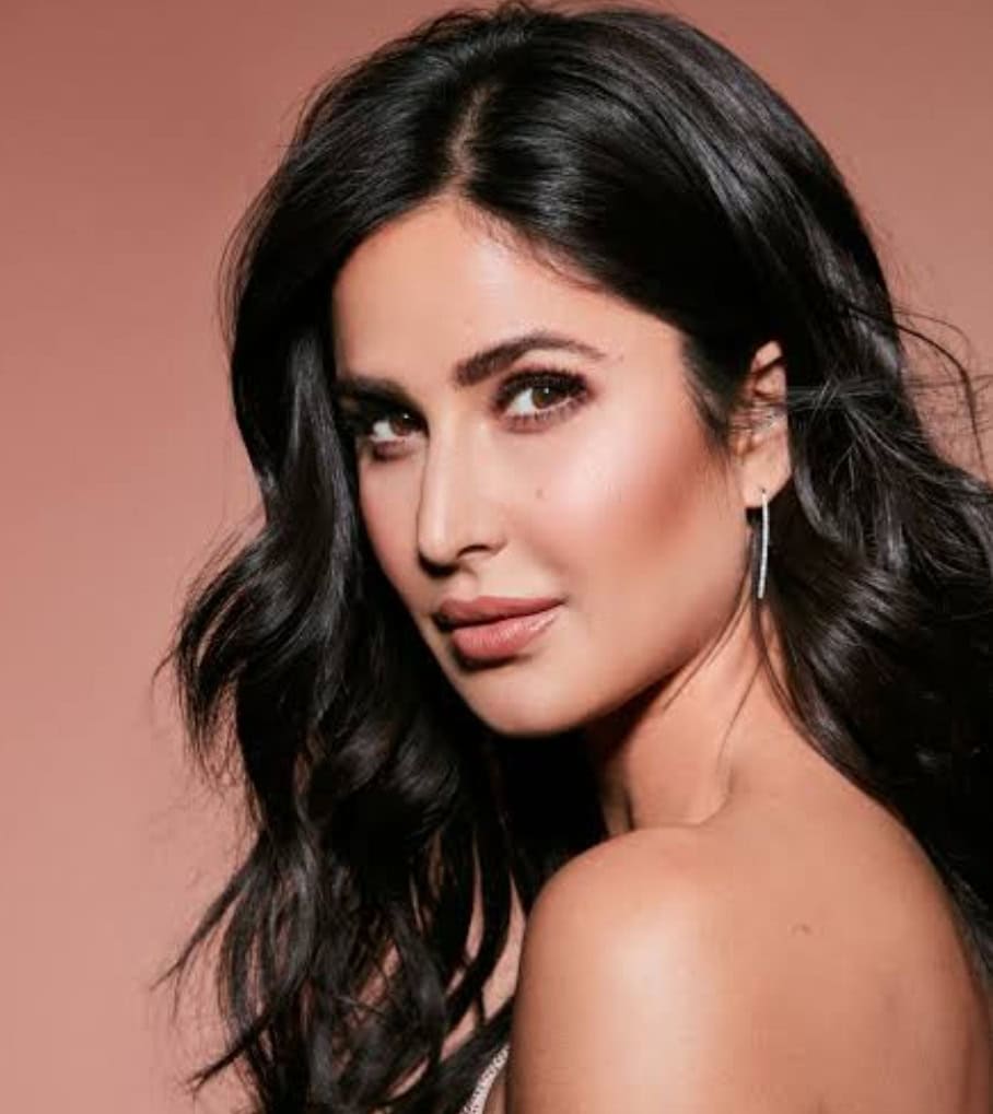Javeria Saud on Girls' Obsession of Becoming Kareena, Katrina & Filters Javeria Saud on Girls’ Obsession of Becoming Kareena, Katrina & Filters