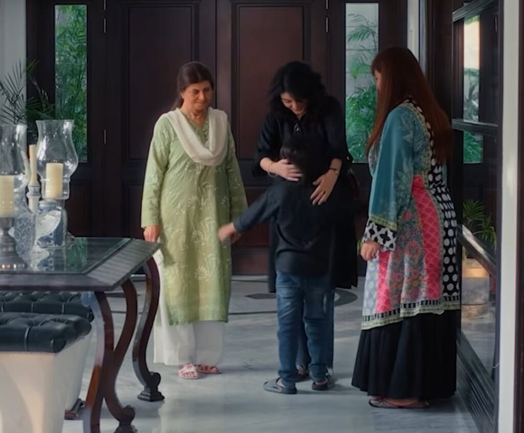 Zara Noor Abbas's Remarkable Weight Loss Surprises Fans Zara Noor Abbas’s Remarkable Weight Loss Surprises Fans